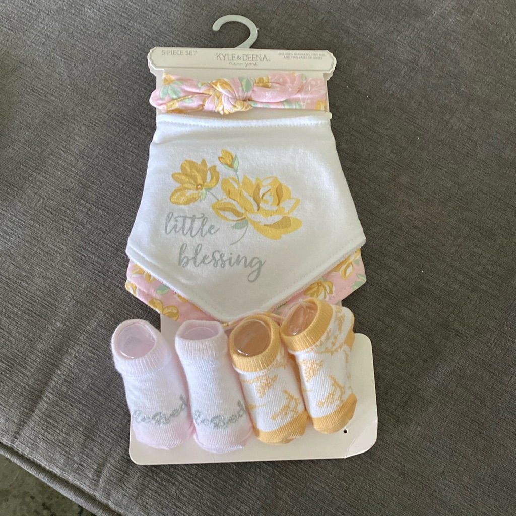 Brand New Kyle  Deena 5Piece Set